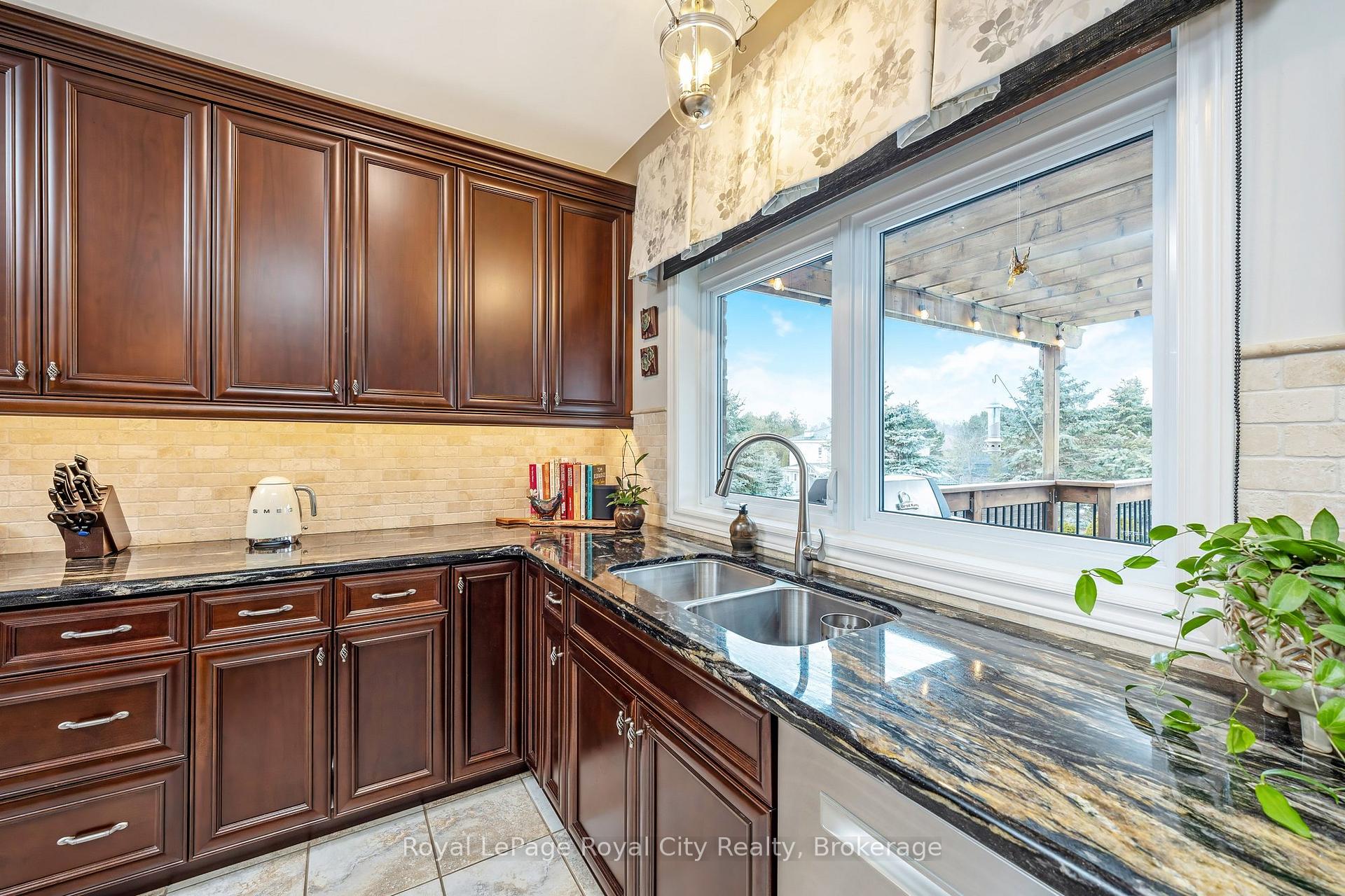 Photo 21 of 129 Millview Court, Guelph/Eramosa, Rockwood — HOMEH