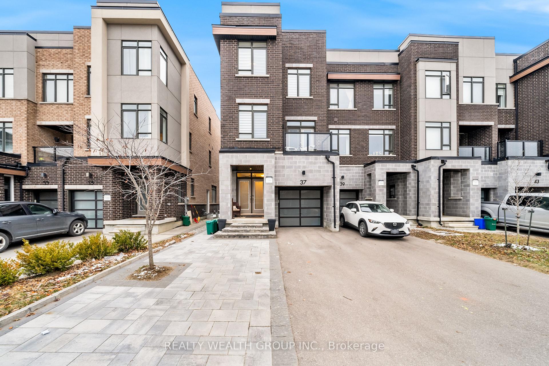Photo 2 of Unit Main, 37 Fancamp Drive, Vaughan, Maple — HOMEH