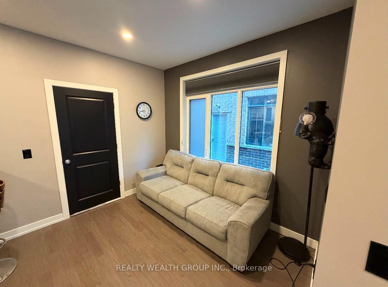 Photo 3 of Unit Main, 37 Fancamp Drive, Vaughan, Maple — HOMEH