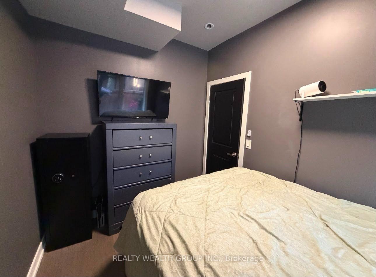 Photo 6 of Unit Main, 37 Fancamp Drive, Vaughan, Maple — HOMEH