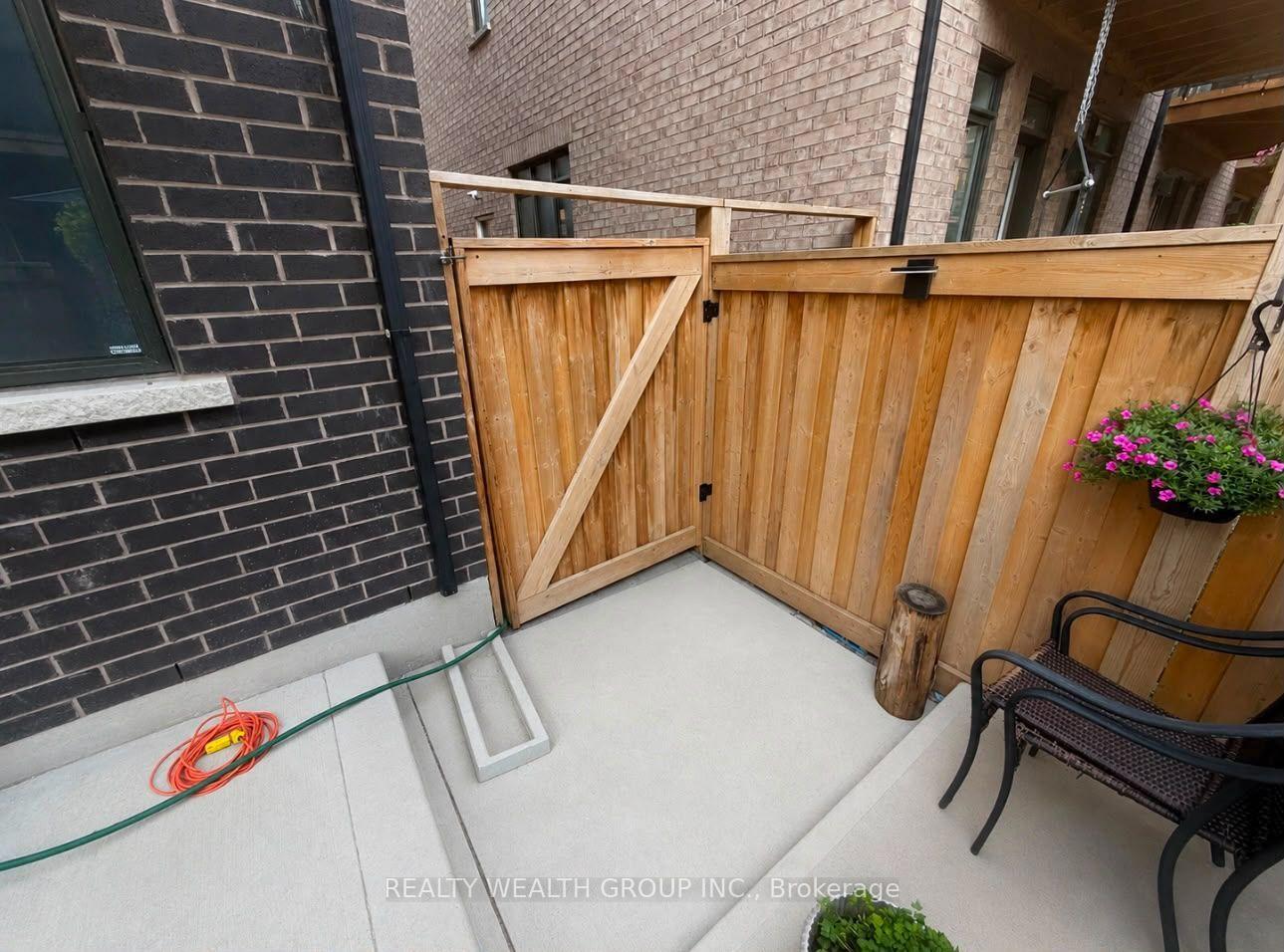 Photo 10 of Unit Main, 37 Fancamp Drive, Vaughan, Maple — HOMEH