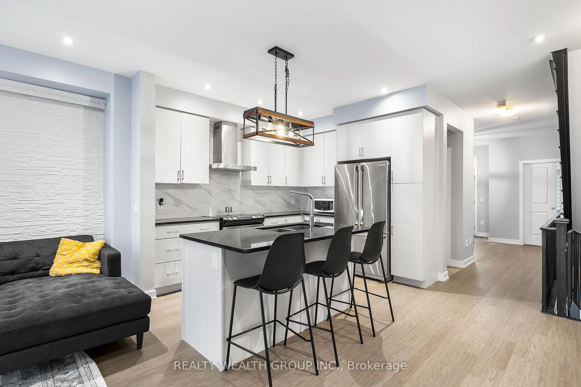 Photo 15 of Unit Main, 37 Fancamp Drive, Vaughan, Maple — HOMEH