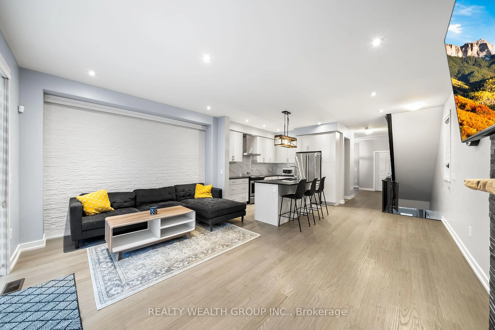 Photo 16 of Unit Main, 37 Fancamp Drive, Vaughan, Maple — HOMEH