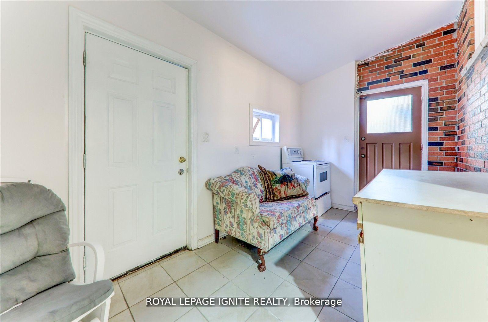 Photo 3 of Unit Bsmt, 4010 Ellesmere Road, Scarborough, Highland Creek — HOMEH