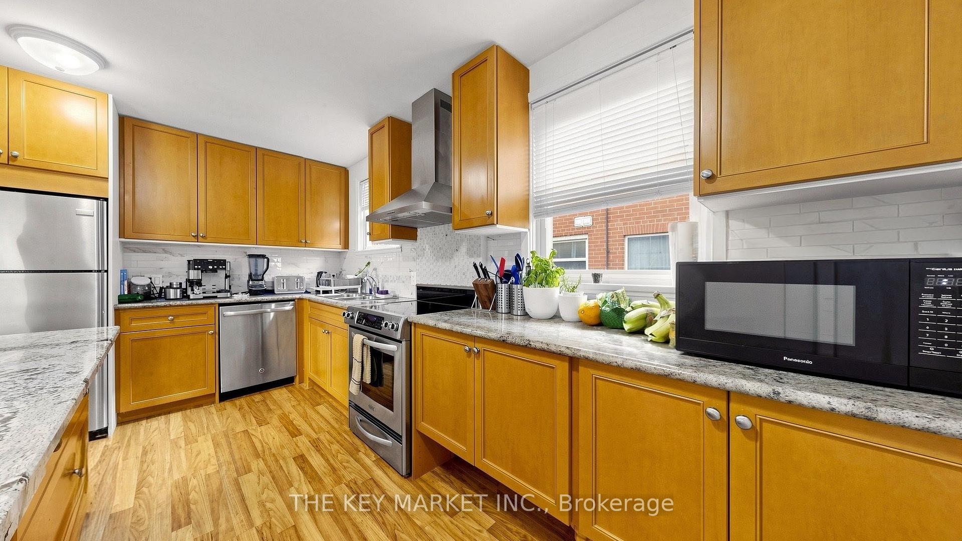 Photo 20 of 209 St Clements Avenue, Toronto, Yonge-Eglinton — HOMEH
