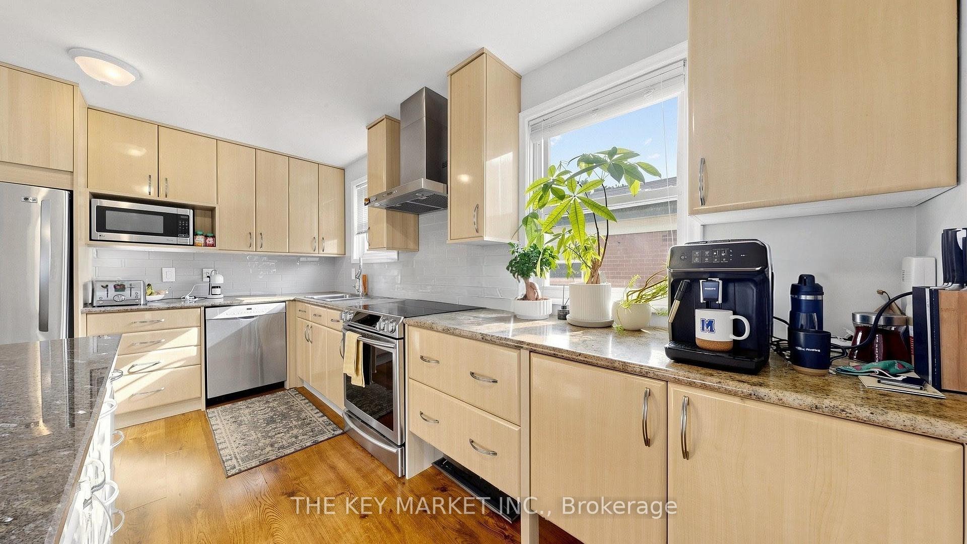 Photo 35 of 209 St Clements Avenue, Toronto, Yonge-Eglinton — HOMEH