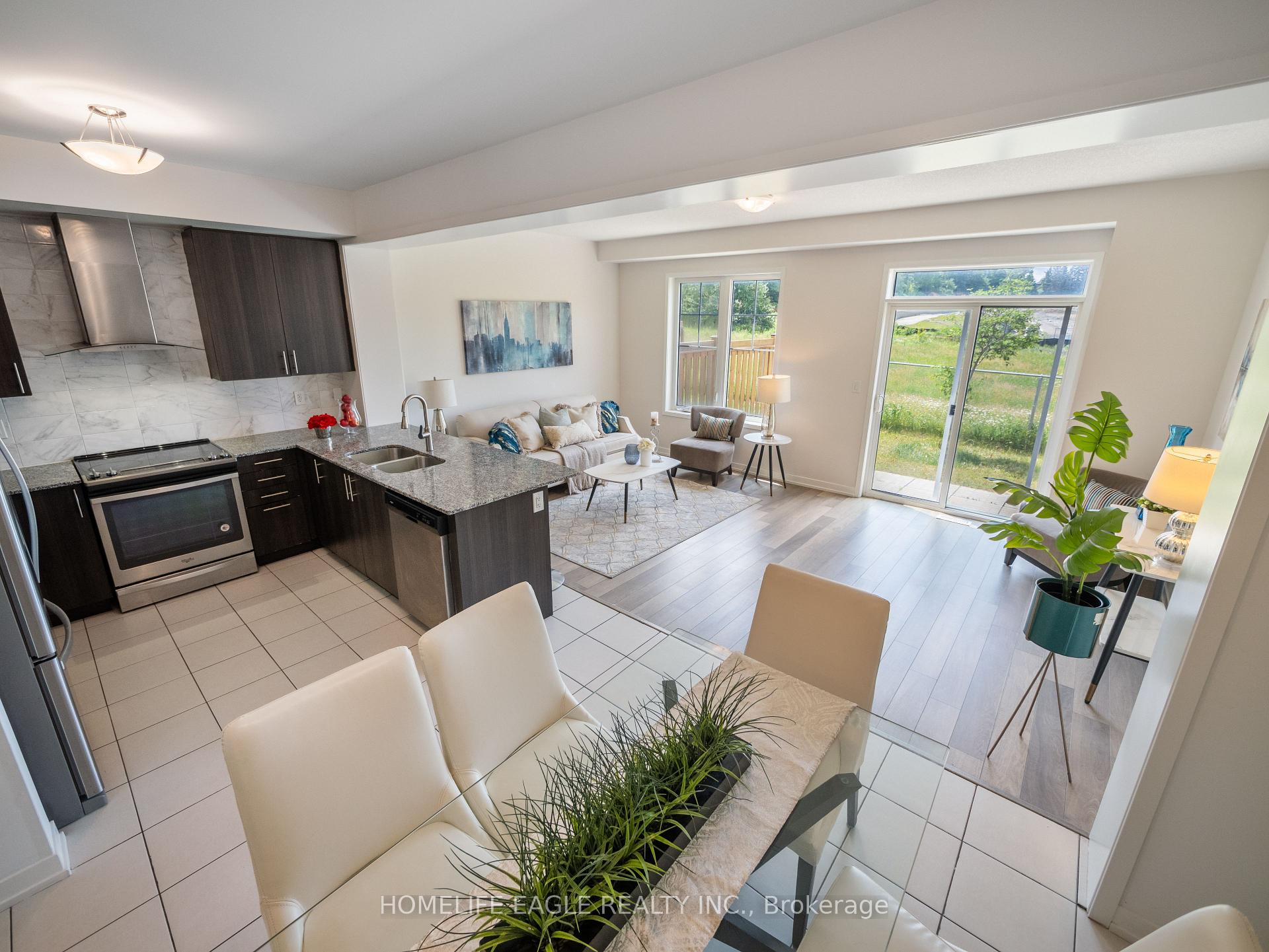 Photo 2 of 228 Bennett Street, Newmarket, Glenway Estates — HOMEH