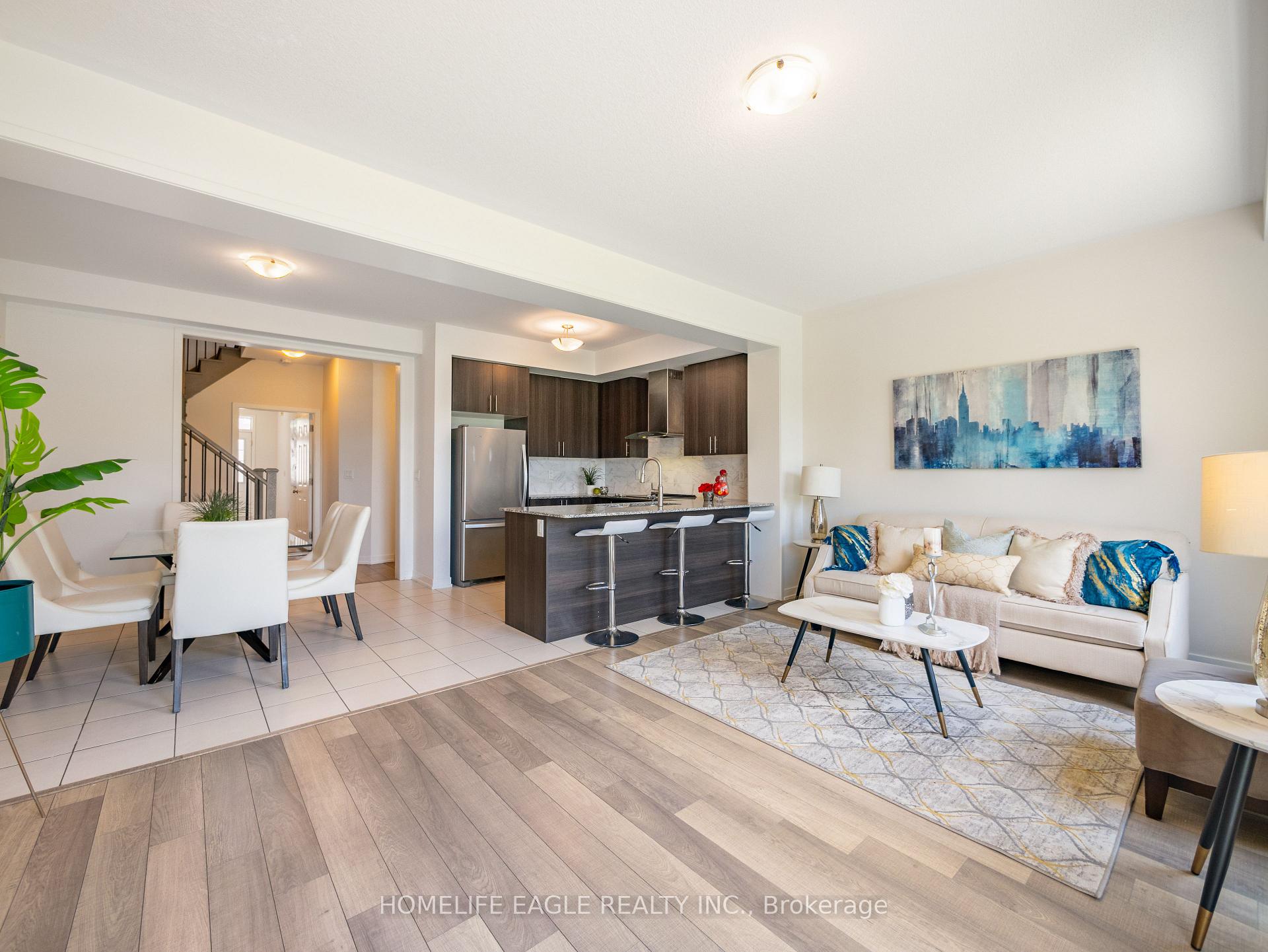 Photo 3 of 228 Bennett Street, Newmarket, Glenway Estates — HOMEH