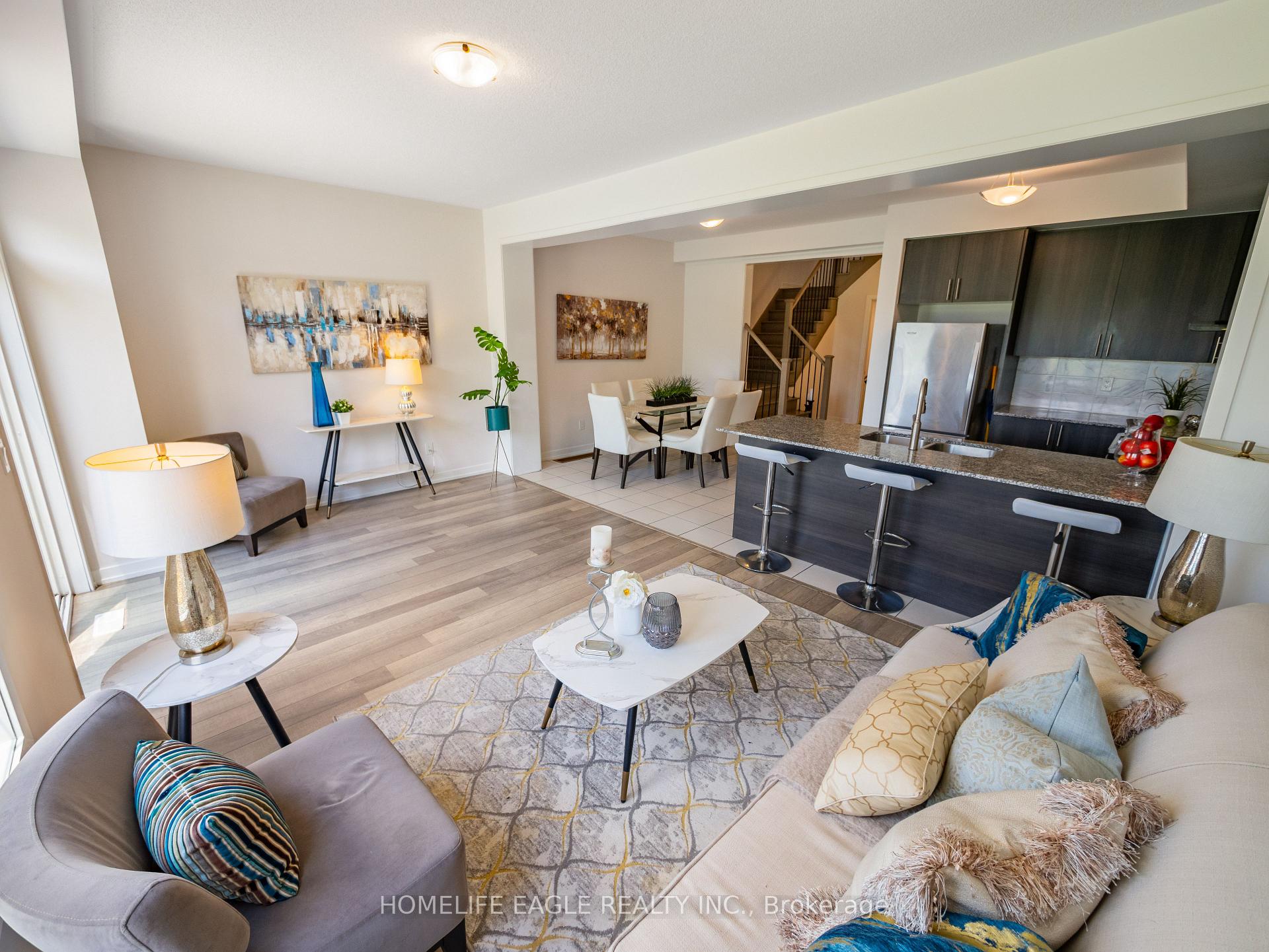 Photo 4 of 228 Bennett Street, Newmarket, Glenway Estates — HOMEH