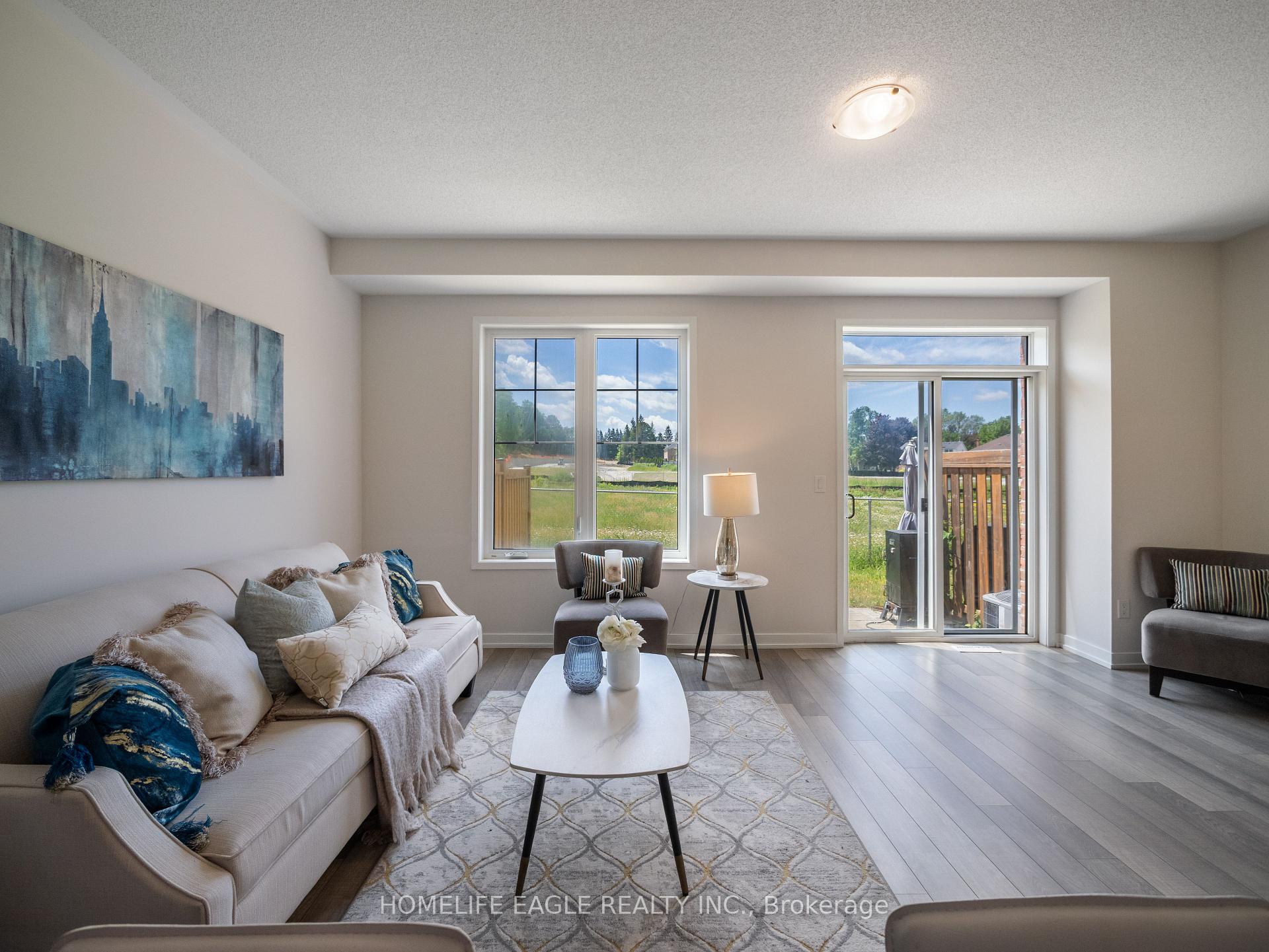 Photo 6 of 228 Bennett Street, Newmarket, Glenway Estates — HOMEH