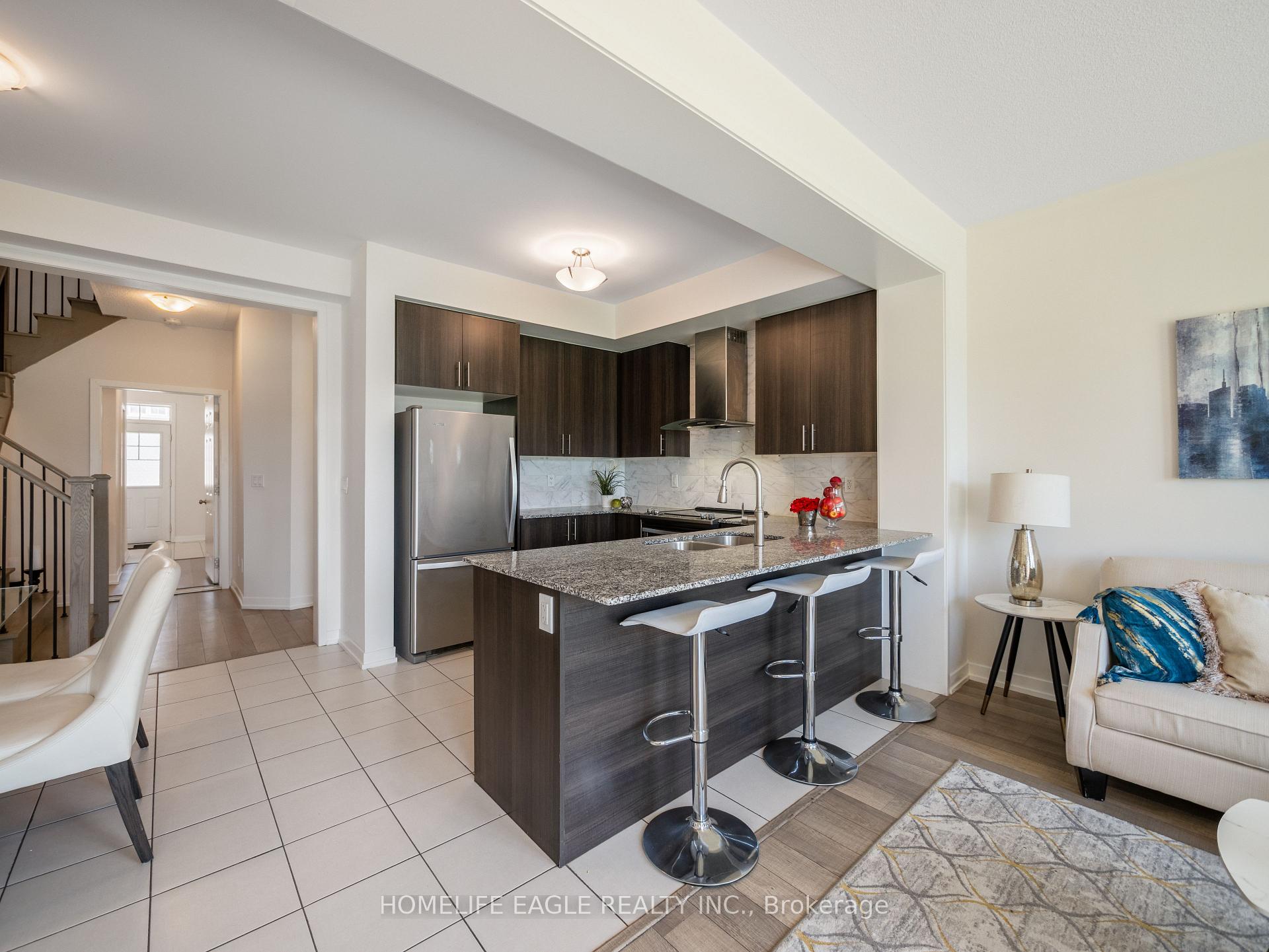 Photo 7 of 228 Bennett Street, Newmarket, Glenway Estates — HOMEH