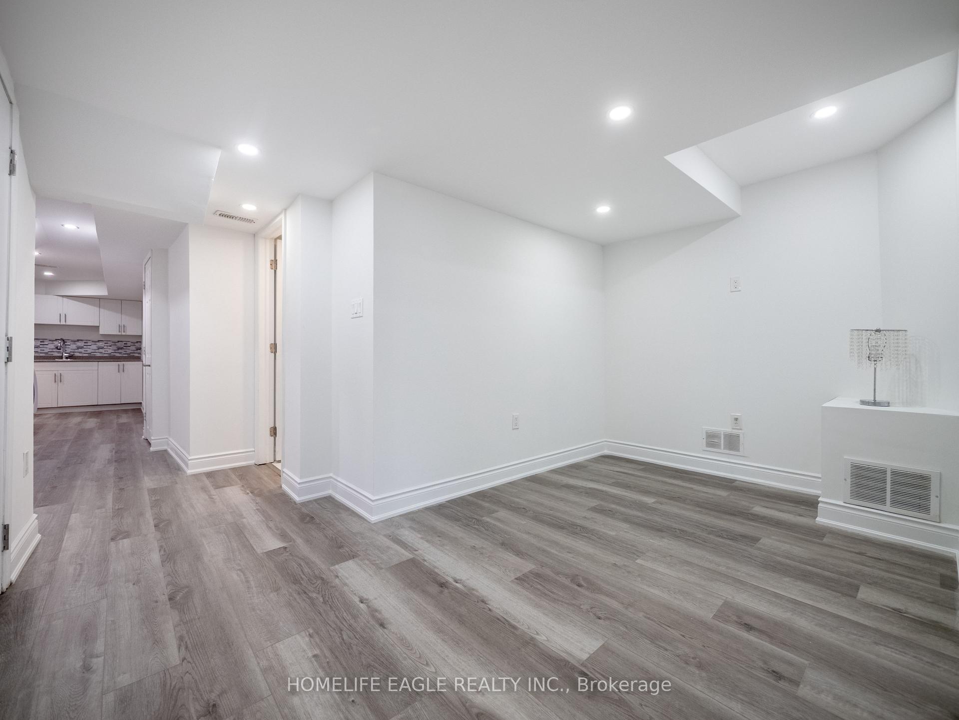 Photo 18 of 228 Bennett Street, Newmarket, Glenway Estates — HOMEH