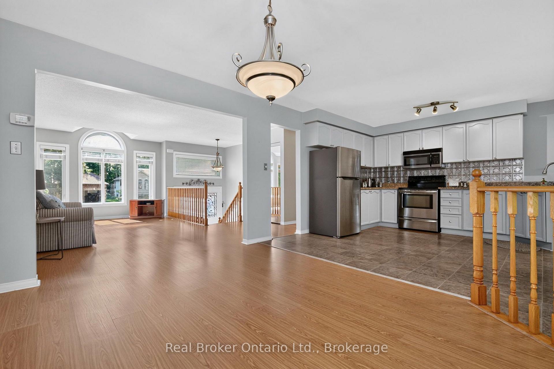 Photo 6 of 47 Timberland Crescent, Wasaga Beach — HOMEH