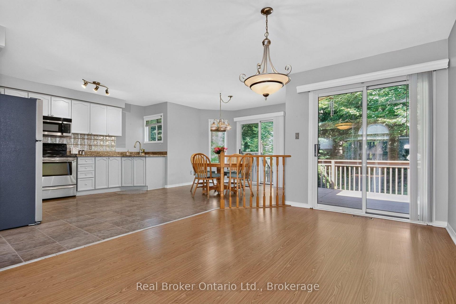 Photo 8 of 47 Timberland Crescent, Wasaga Beach — HOMEH
