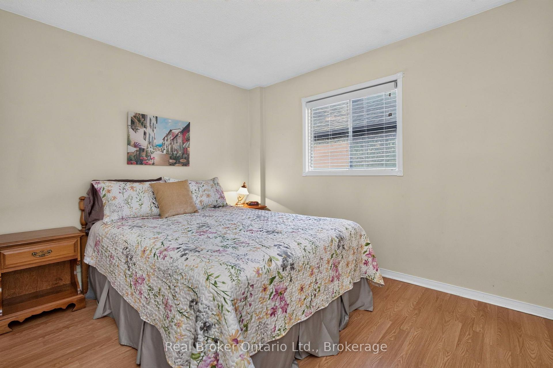 Photo 12 of 47 Timberland Crescent, Wasaga Beach — HOMEH