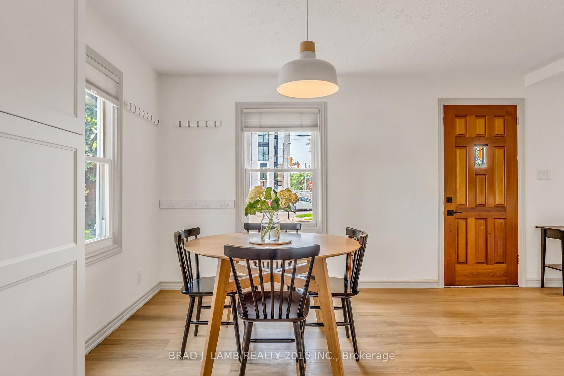 Photo 3 of 794 The Queensway, Etobicoke, Stonegate-Queensway — HOMEH
