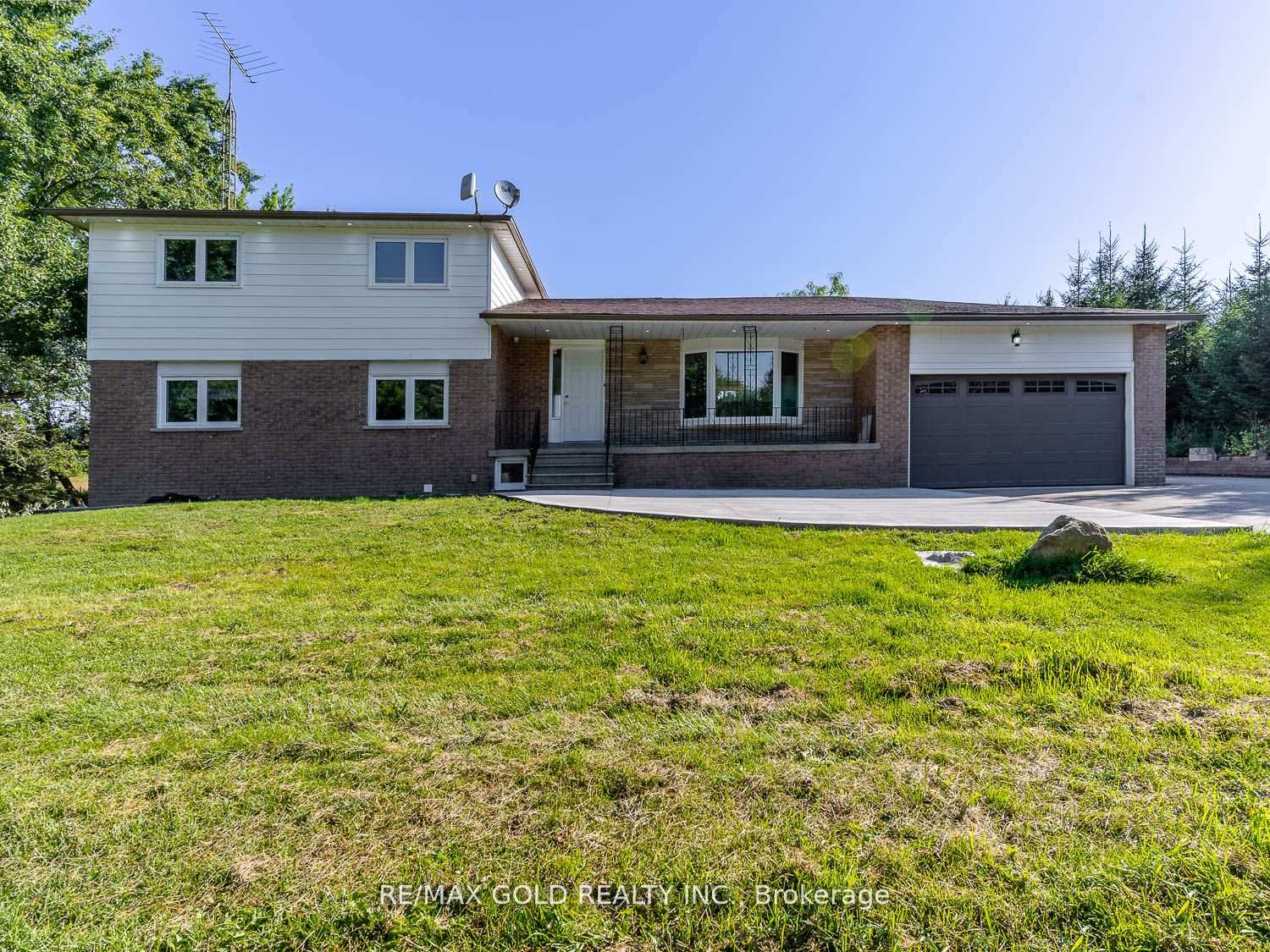 Photo of 19139 Heart Lake Road
