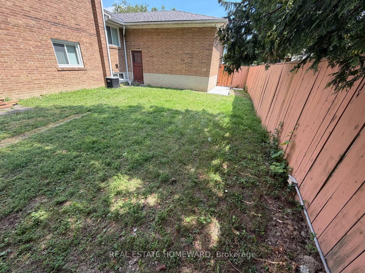Photo 23 of Unit Main2nd, 54 Ladyslipper Court, Markham, Bayview Glen — HOMEH