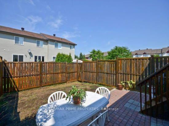 Photo 32 of 246 Duntroon Circle, Ottawa, Hunt Club Park/Greenboro — HOMEH