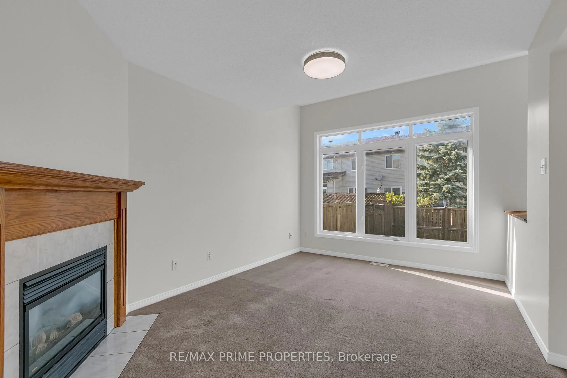 Photo 11 of 246 Duntroon Circle, Ottawa, Hunt Club Park/Greenboro — HOMEH