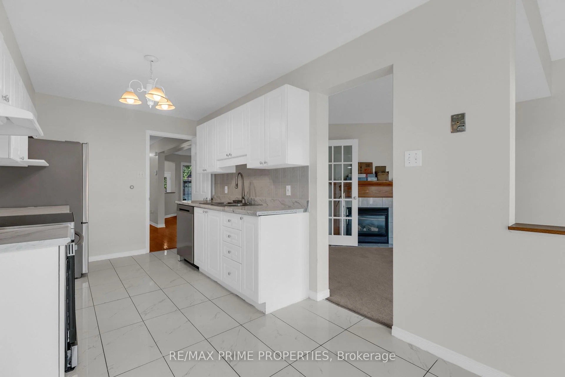 Photo 17 of 246 Duntroon Circle, Ottawa, Hunt Club Park/Greenboro — HOMEH