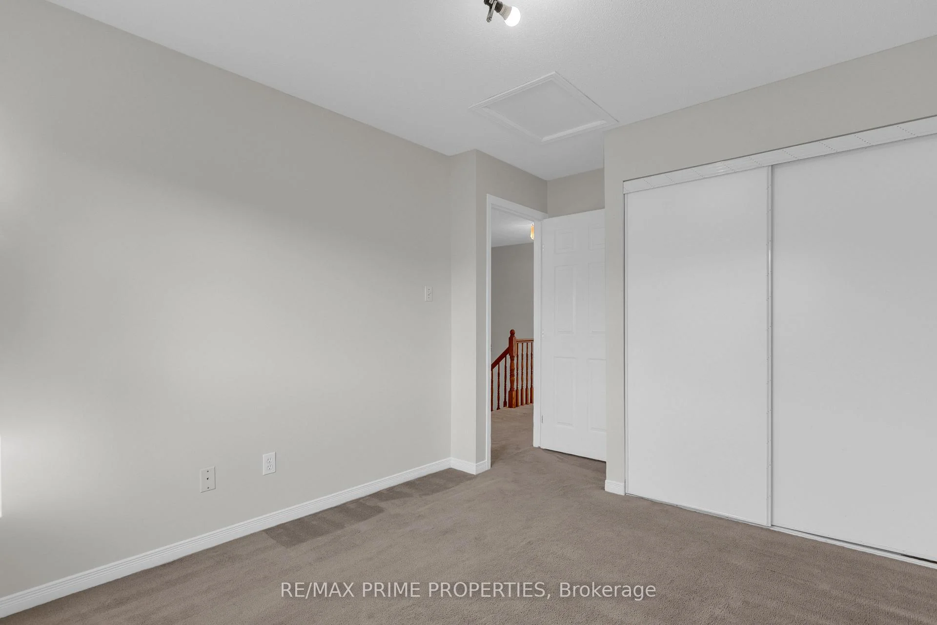 Photo 23 of 246 Duntroon Circle, Ottawa, Hunt Club Park/Greenboro — HOMEH