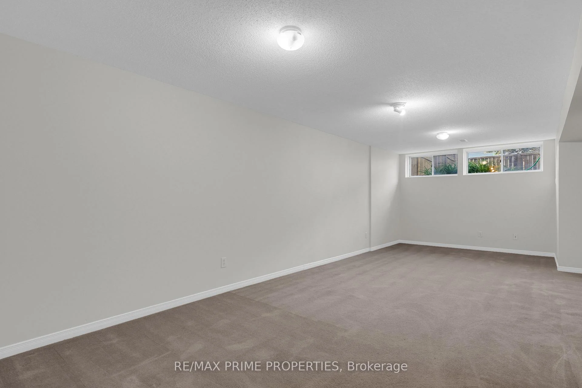 Photo 28 of 246 Duntroon Circle, Ottawa, Hunt Club Park/Greenboro — HOMEH