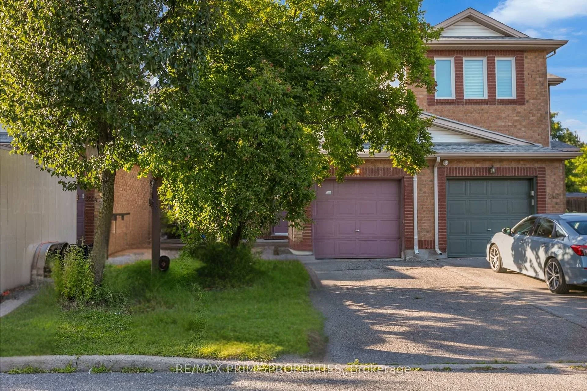 Photo 1 of 246 Duntroon Circle, Ottawa, Hunt Club Park/Greenboro — HOMEH