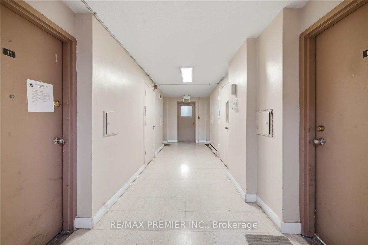 Photo 5 of 214 Wentworth Street S, Hamilton, Stinson — HOMEH