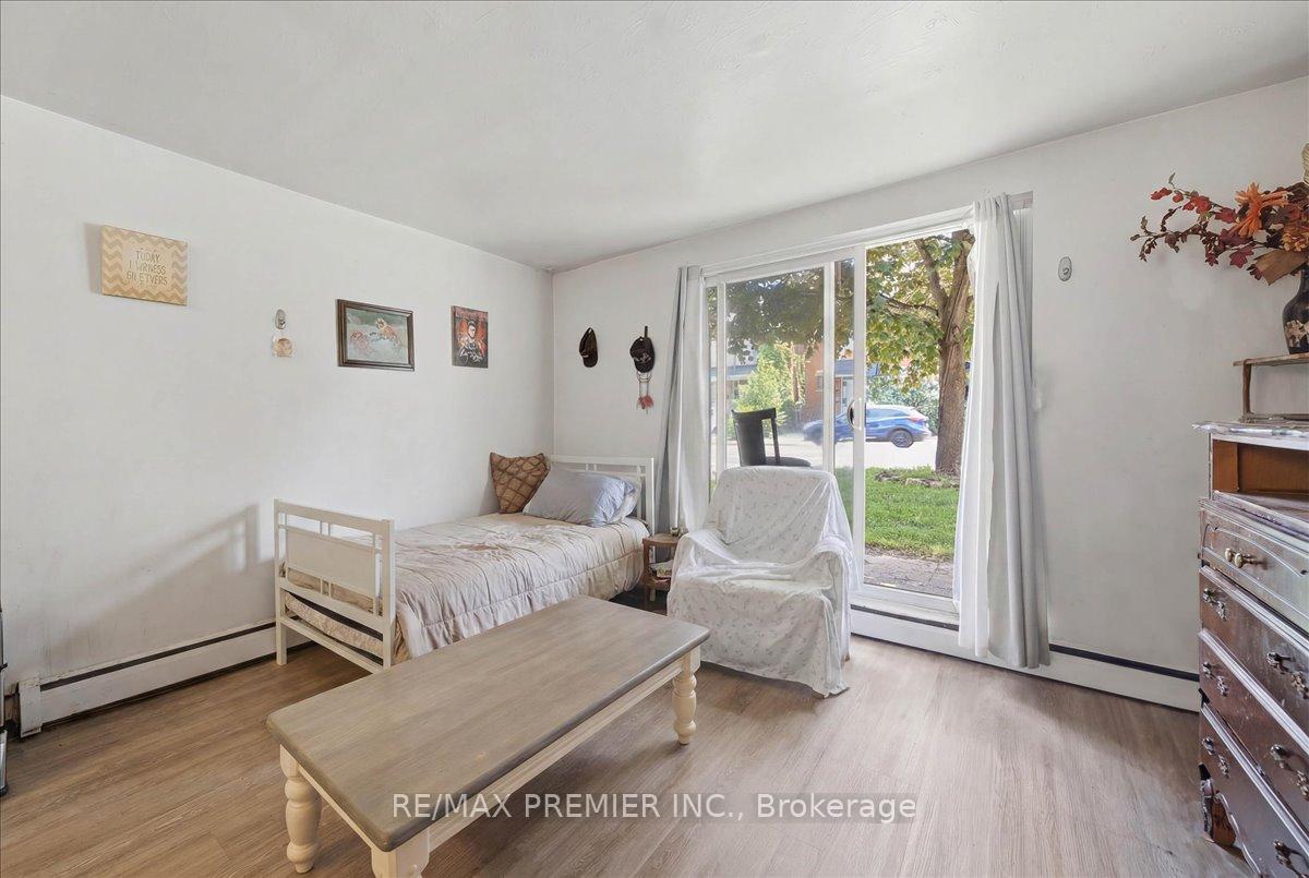 Photo 6 of 214 Wentworth Street S, Hamilton, Stinson — HOMEH