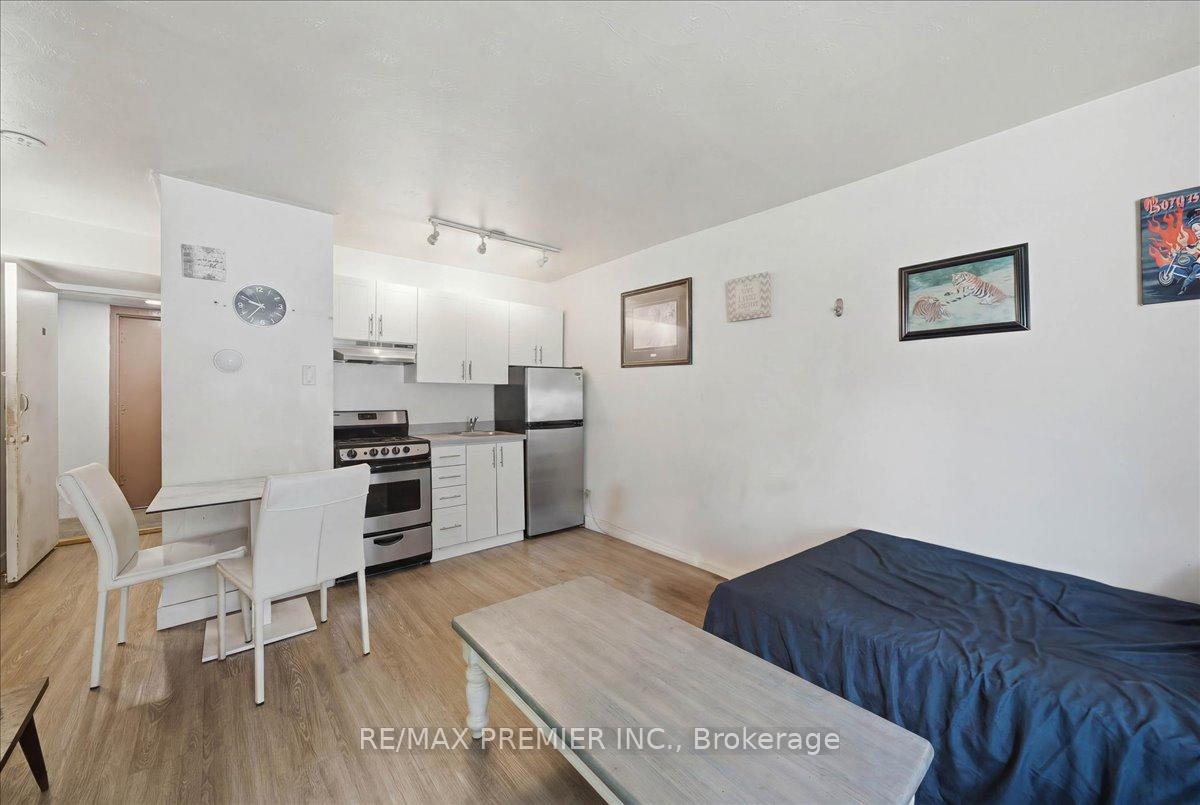 Photo 7 of 214 Wentworth Street S, Hamilton, Stinson — HOMEH