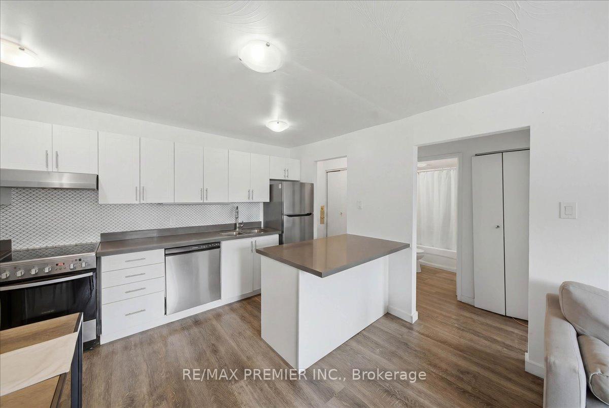 Photo 10 of 214 Wentworth Street S, Hamilton, Stinson — HOMEH