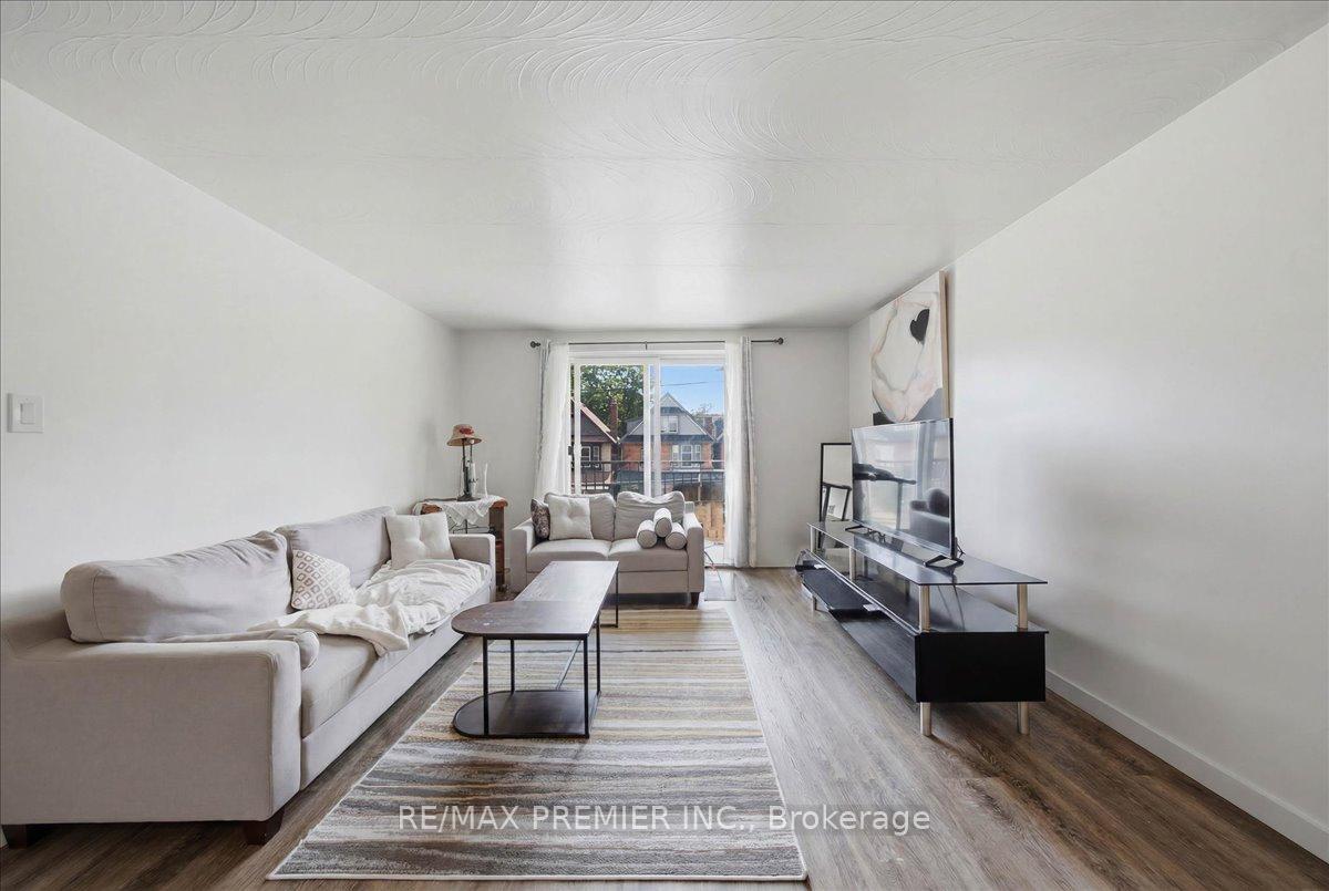 Photo 12 of 214 Wentworth Street S, Hamilton, Stinson — HOMEH