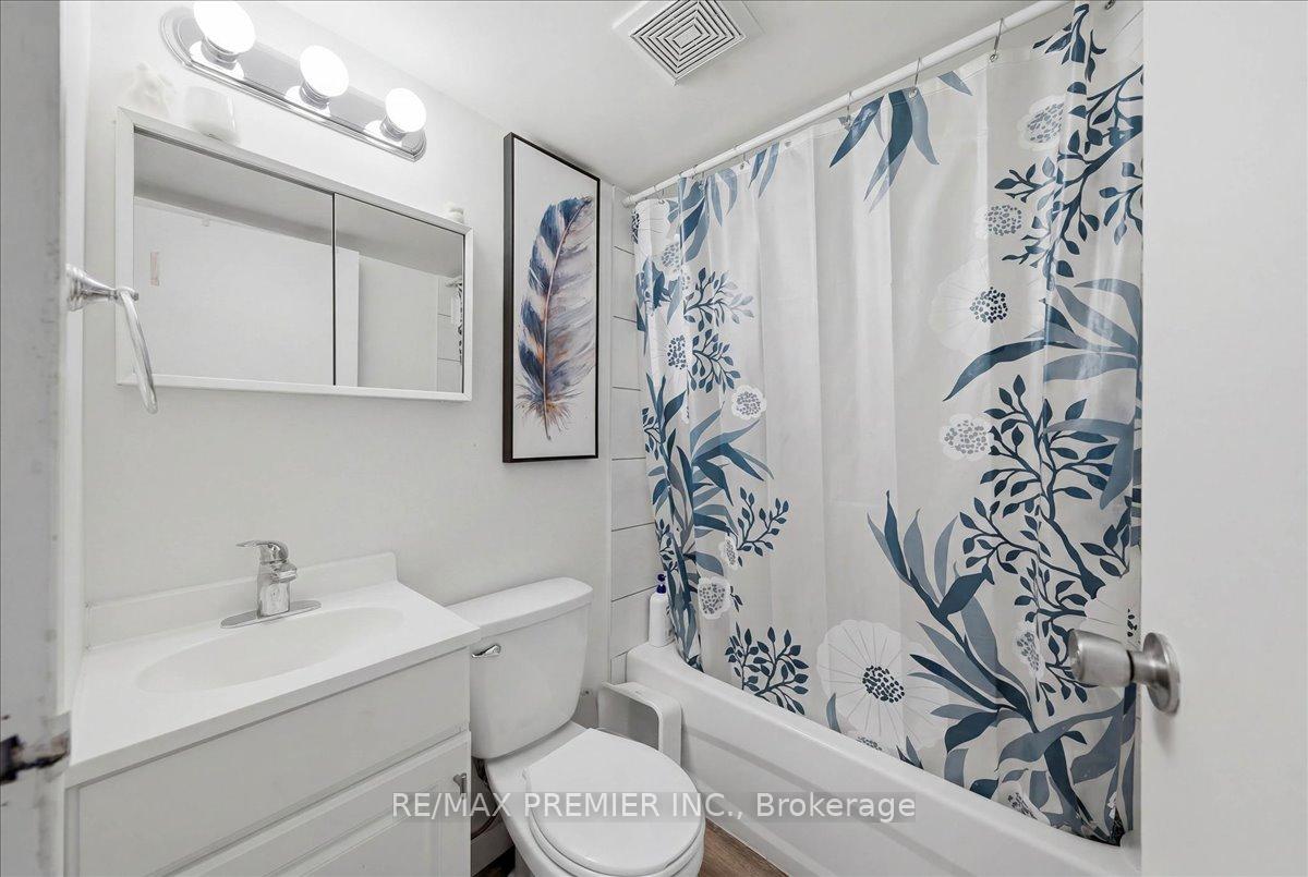 Photo 13 of 214 Wentworth Street S, Hamilton, Stinson — HOMEH