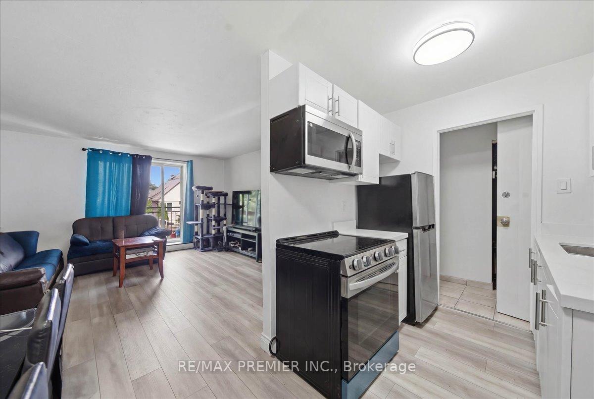 Photo 17 of 214 Wentworth Street S, Hamilton, Stinson — HOMEH