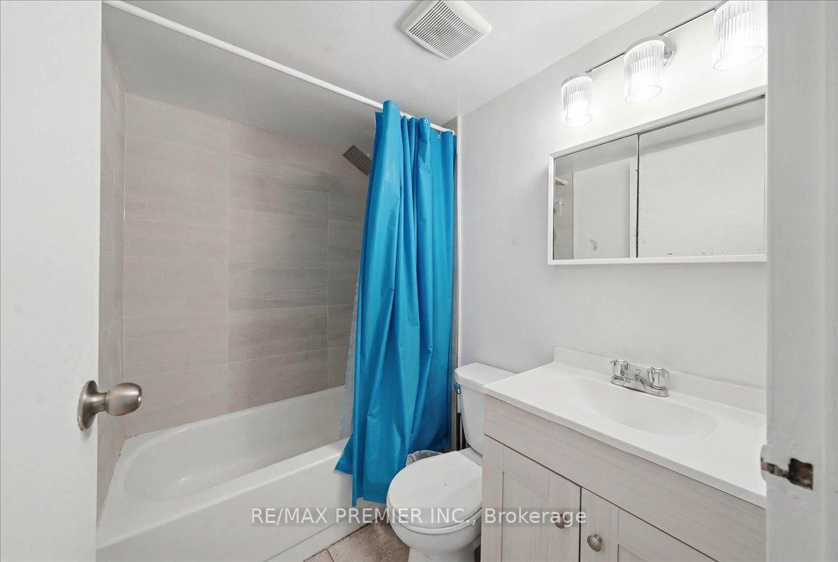 Photo 19 of 214 Wentworth Street S, Hamilton, Stinson — HOMEH