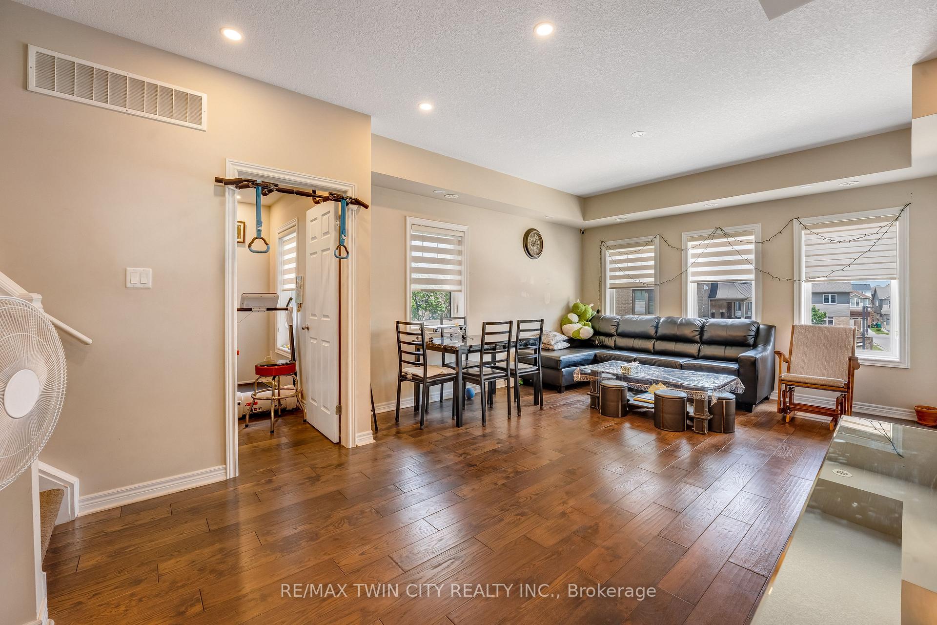 Photo 2 of Unit F1, 70 Willowrun Drive, Kitchener, Idlewood/Lackner Woods — HOMEH
