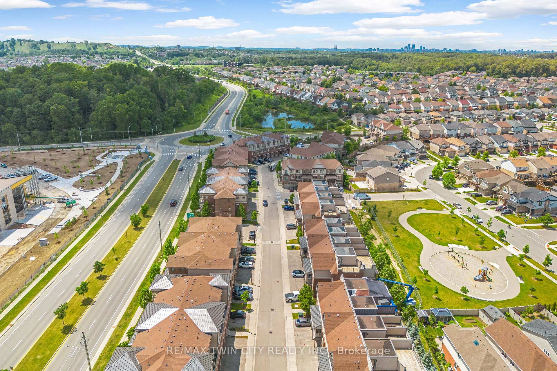 Photo 29 of Unit F1, 70 Willowrun Drive, Kitchener, Idlewood/Lackner Woods — HOMEH