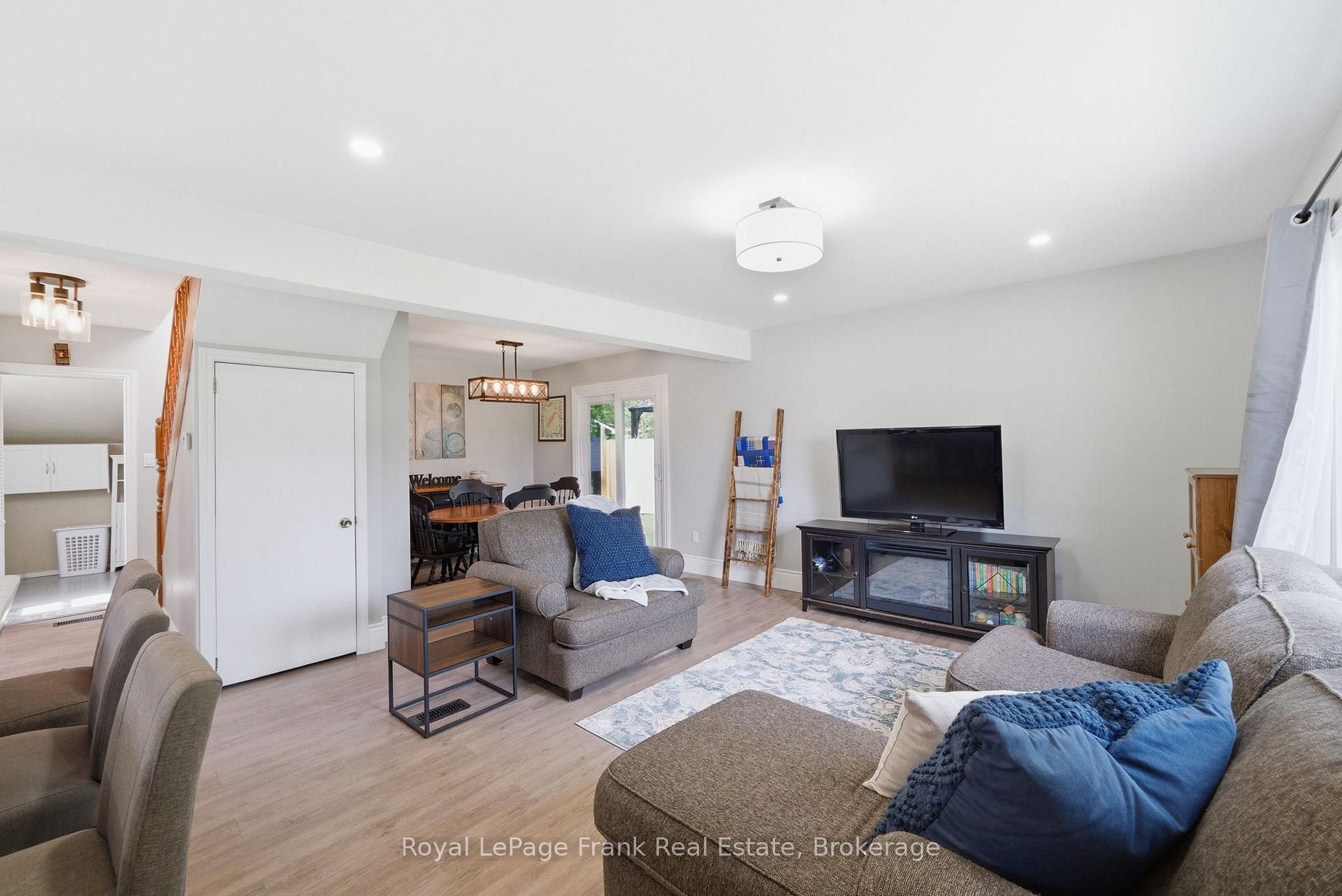 Photo 10 of 46 Durham Street E, Kawartha Lakes, Lindsay — HOMEH