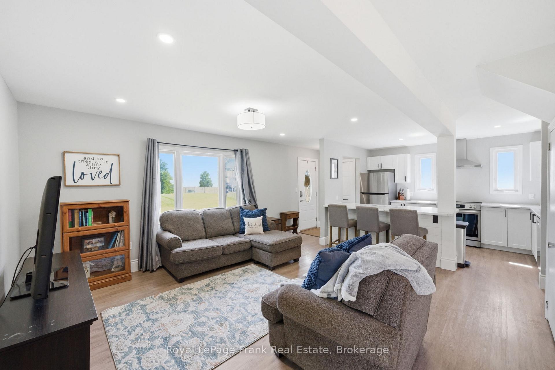 Photo 13 of 46 Durham Street E, Kawartha Lakes, Lindsay — HOMEH