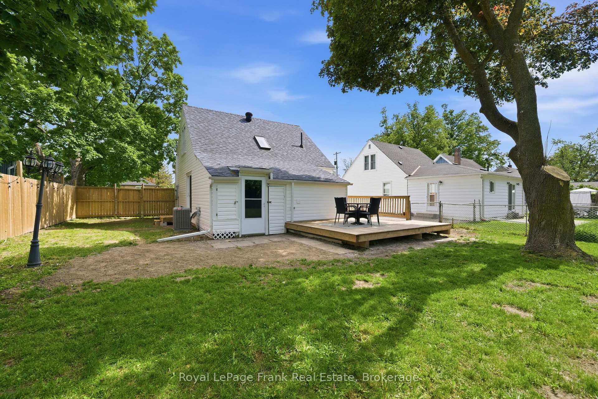 Photo 44 of 46 Durham Street E, Kawartha Lakes, Lindsay — HOMEH