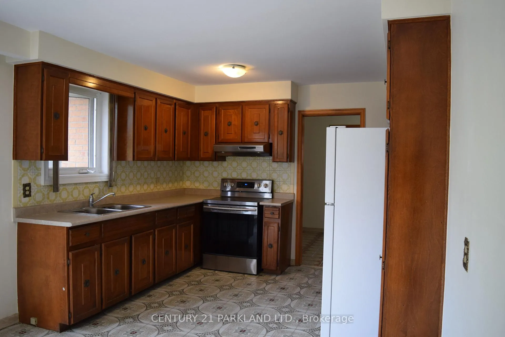 Photo 4 of 38 Beamsville Drive, Scarborough, L'Amoreaux — HOMEH