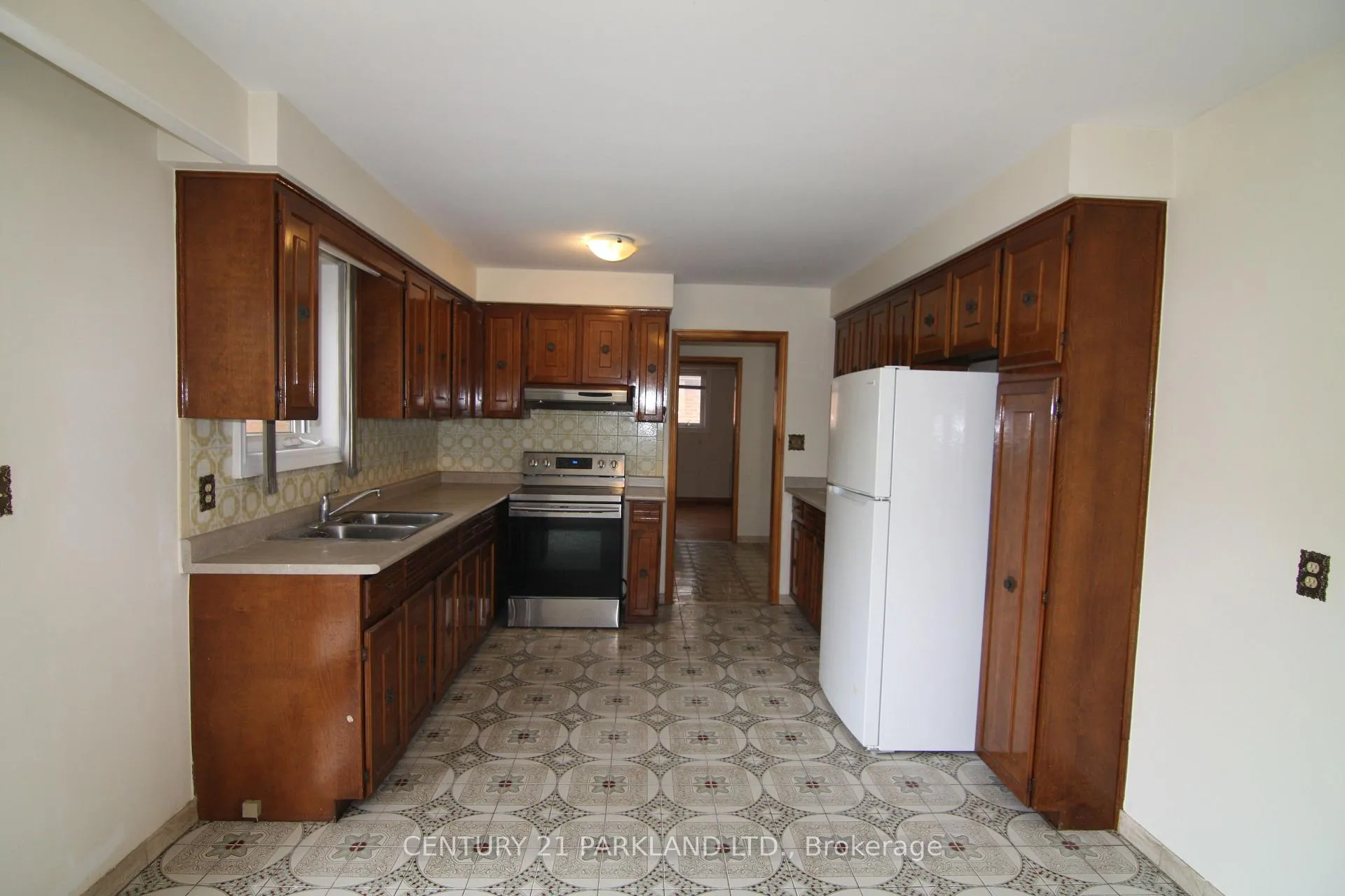 Photo 5 of 38 Beamsville Drive, Scarborough, L'Amoreaux — HOMEH