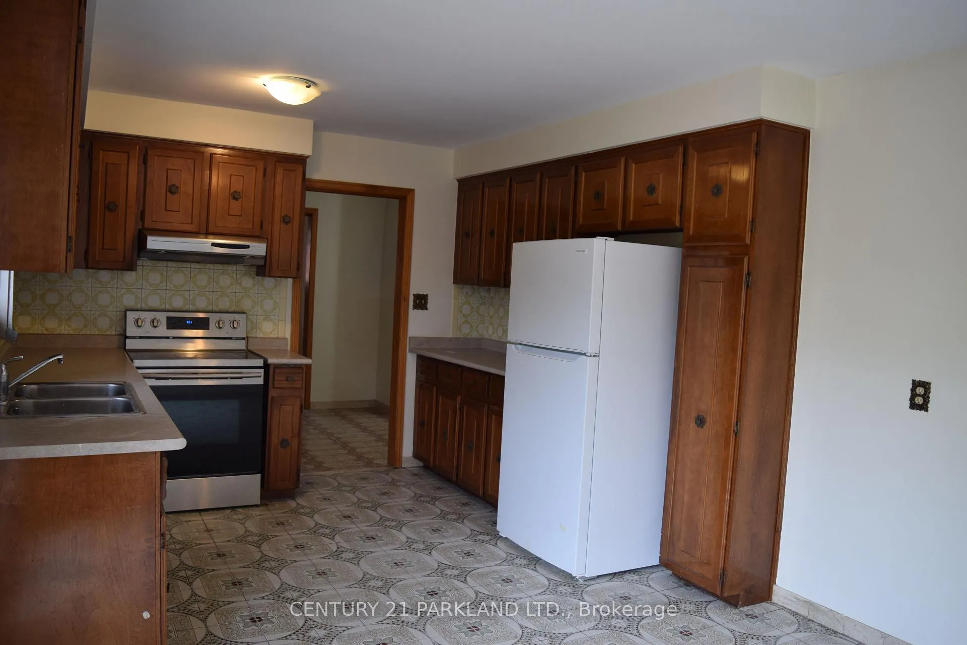 Photo 6 of 38 Beamsville Drive, Scarborough, L'Amoreaux — HOMEH