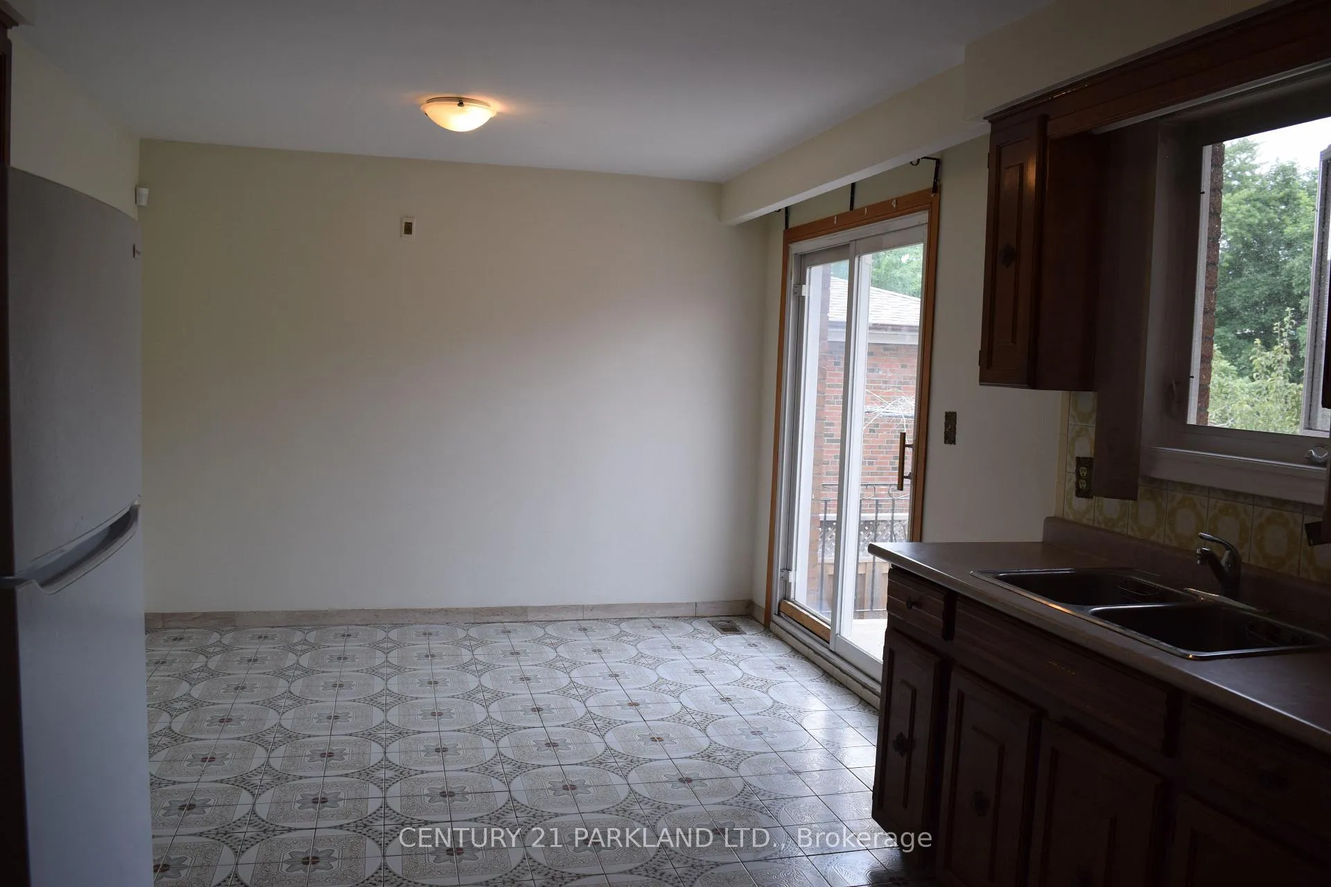 Photo 8 of 38 Beamsville Drive, Scarborough, L'Amoreaux — HOMEH