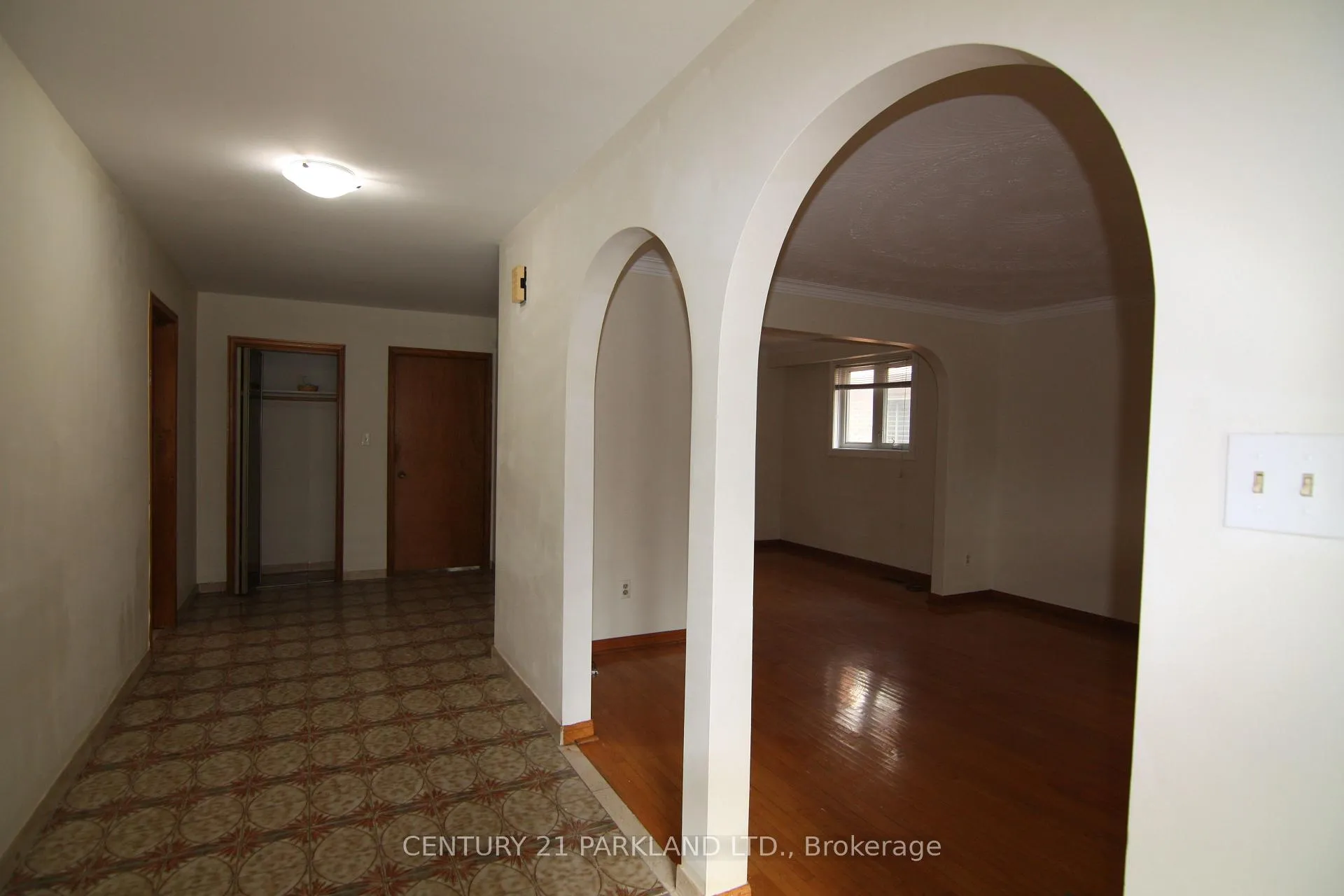 Photo 11 of 38 Beamsville Drive, Scarborough, L'Amoreaux — HOMEH