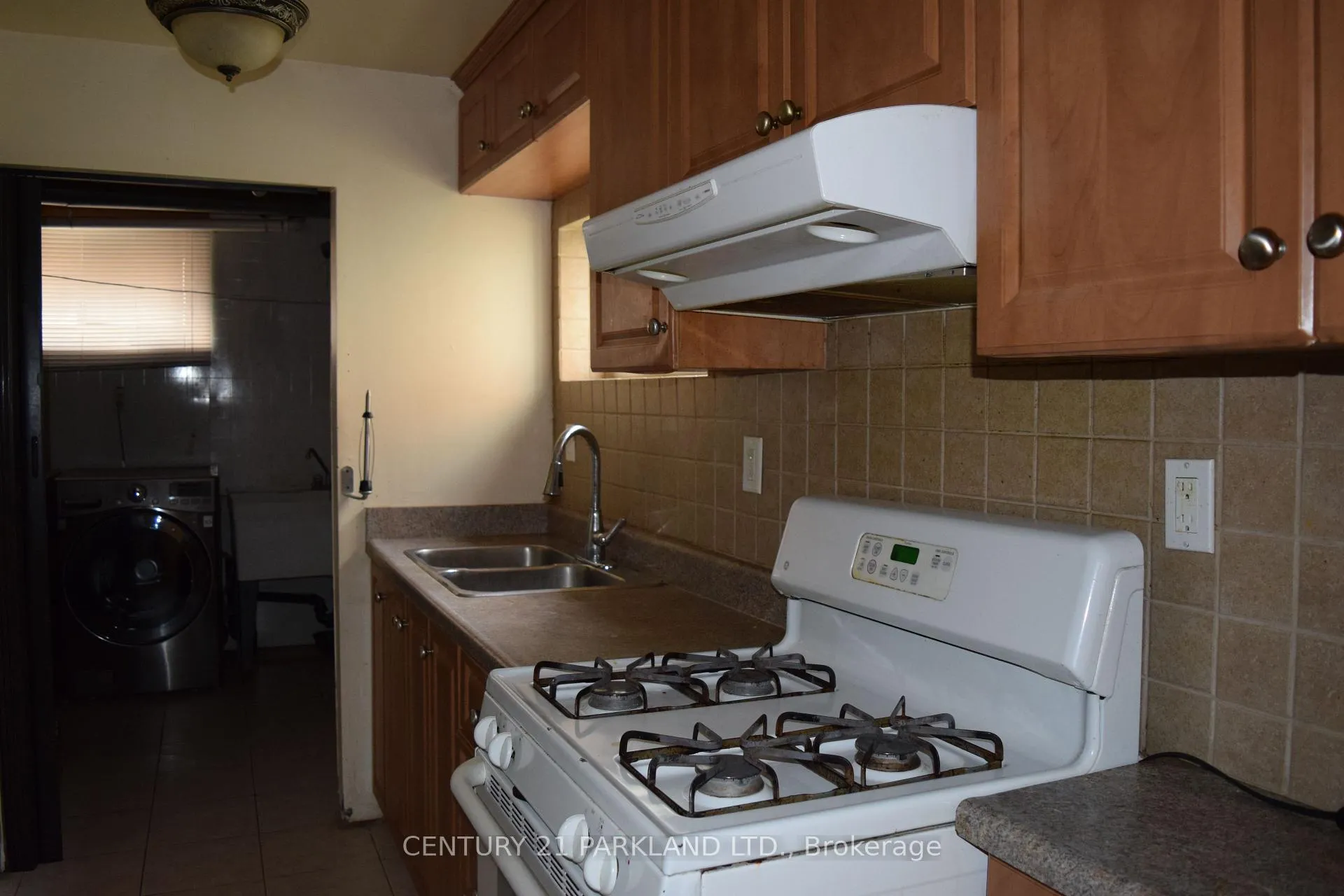 Photo 18 of 38 Beamsville Drive, Scarborough, L'Amoreaux — HOMEH