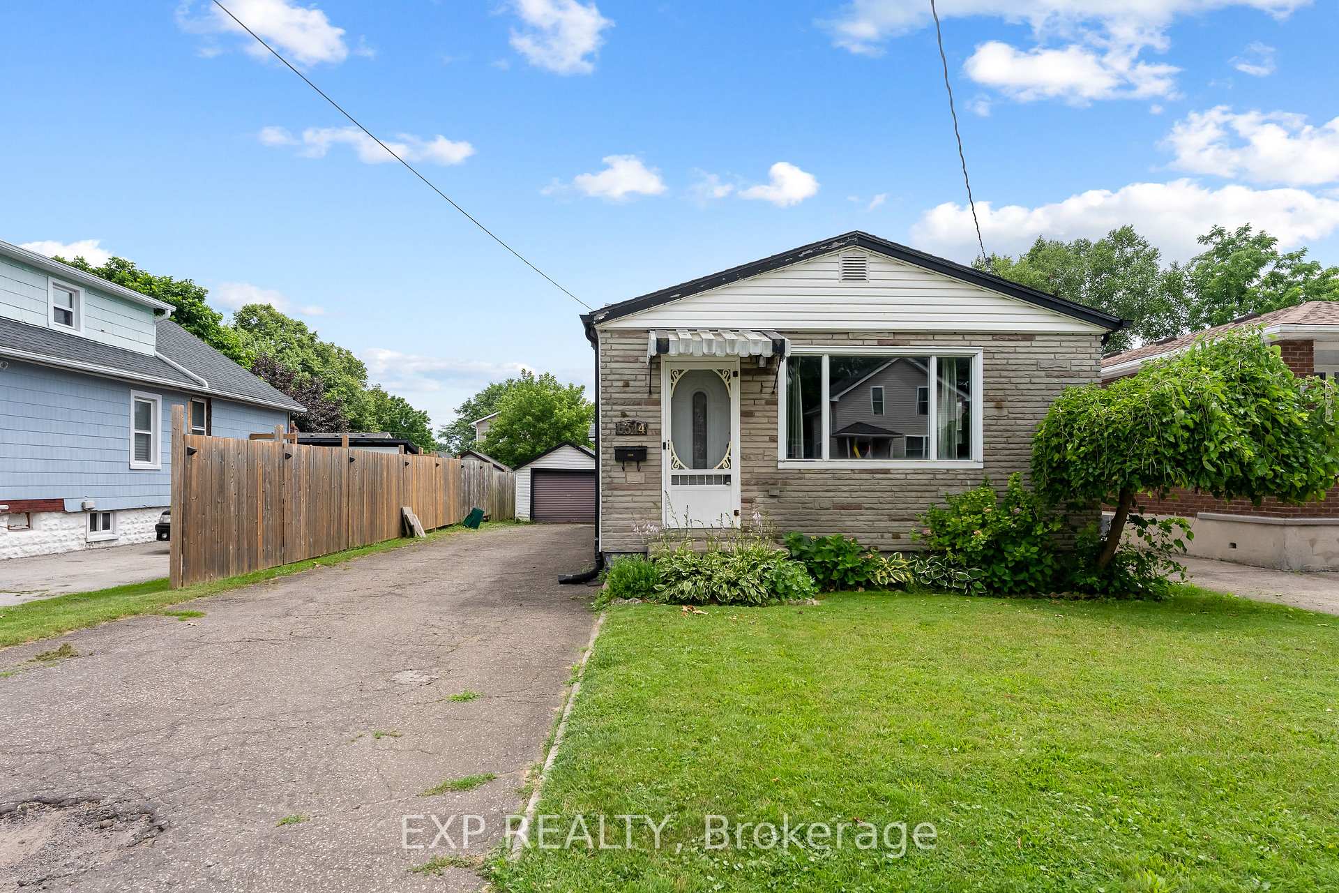 Photo 2 of 6344 Ash Street, Niagara Falls, Dorchester — HOMEH