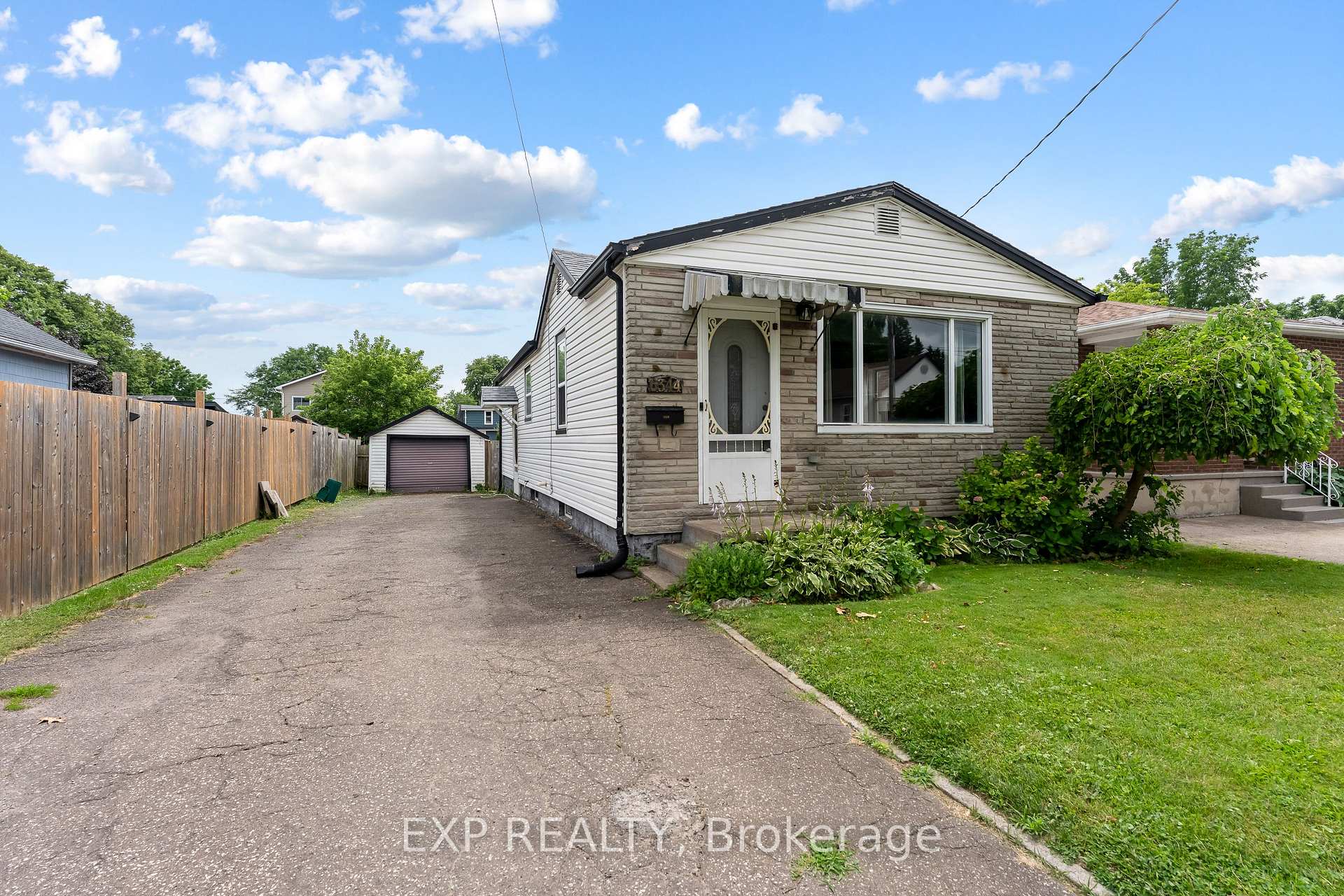 Photo 3 of 6344 Ash Street, Niagara Falls, Dorchester — HOMEH