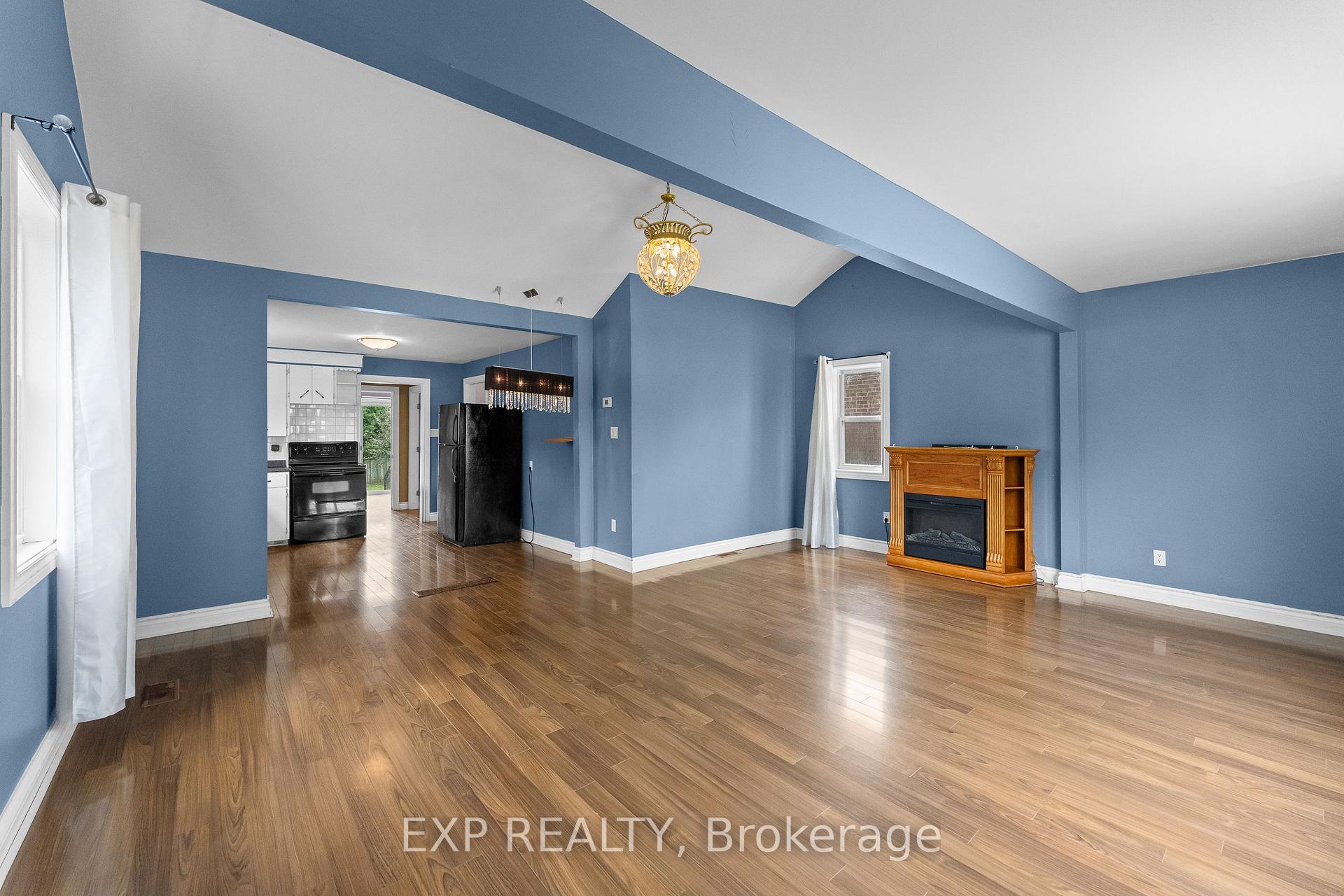 Photo 6 of 6344 Ash Street, Niagara Falls, Dorchester — HOMEH